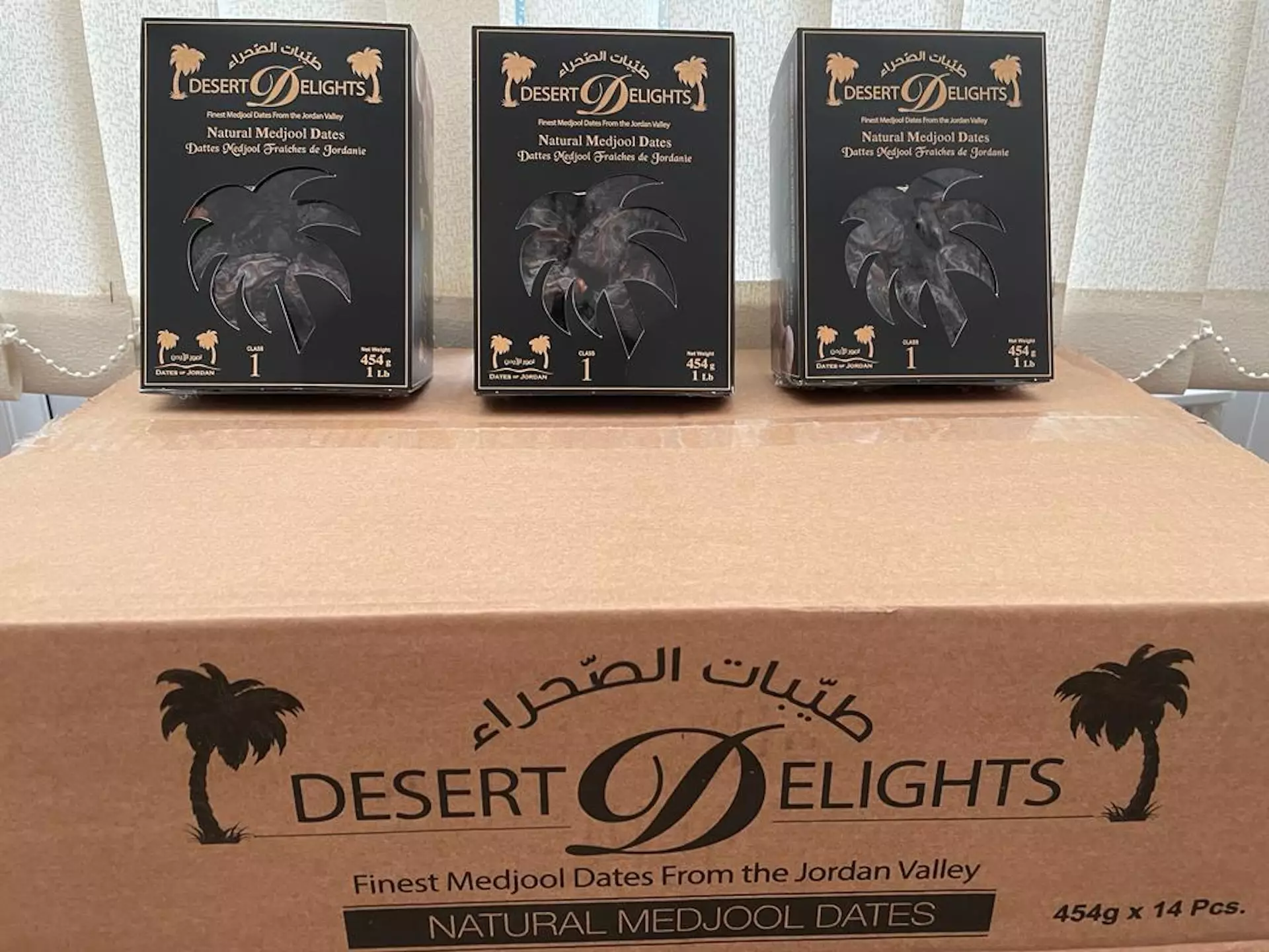 Dates are sweet fruits in many varieties, such as fresh, wet, semi-dry, and dry. The antioxidants, minerals, and vitamins in dates help support brain, digestive, and heart health and protect against disease. Some evidence suggests that dates may help ease natural labor.